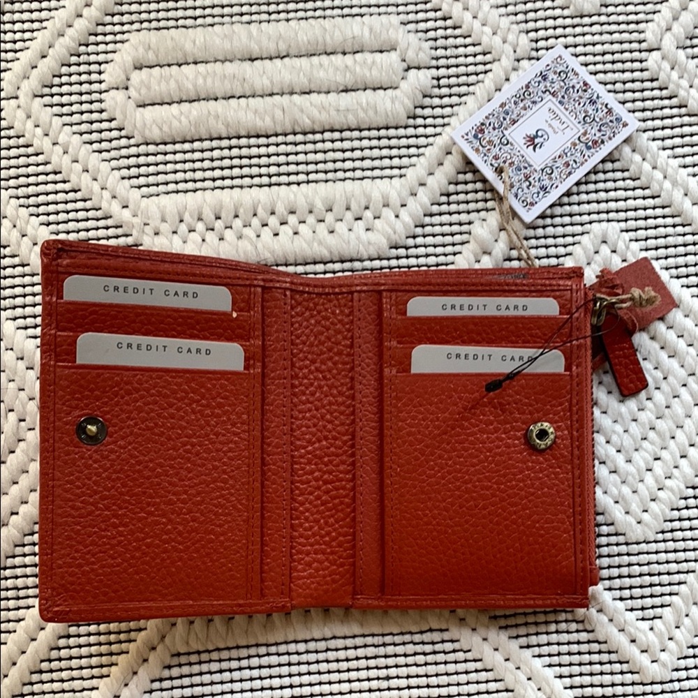Elegant Leather Wallet in Rich Rust Brown